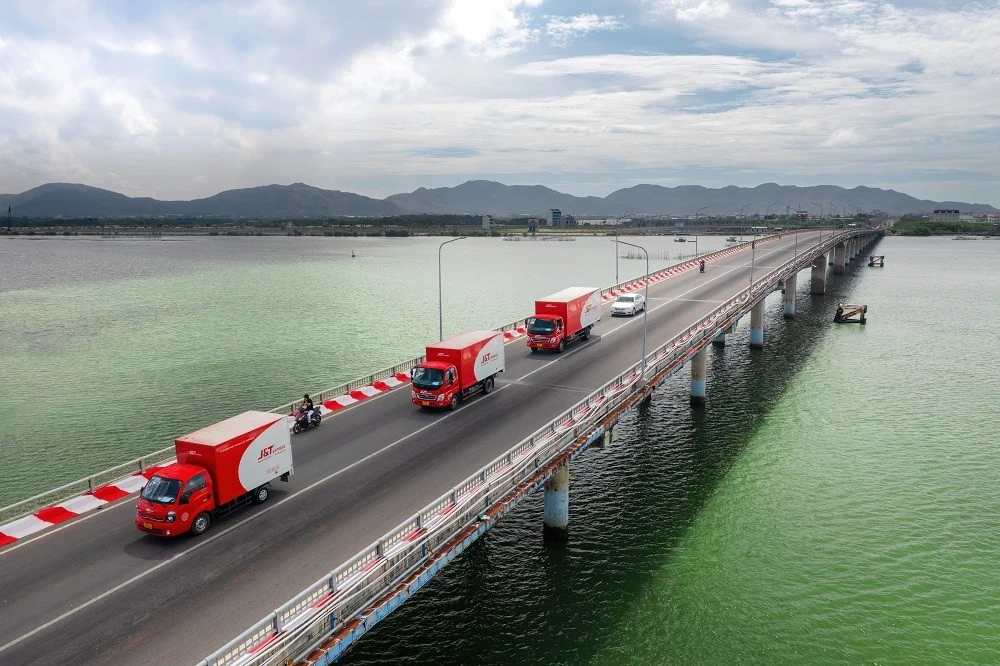 Doanh nghiệp chuyển phát nhanh nỗ lực theo dòng chảy của thị trường thương mại điện tử xuyên biên giới