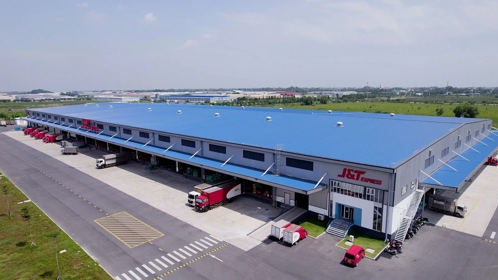 Doanh nghiệp chuyển phát nhanh nỗ lực theo dòng chảy của thị trường thương mại điện tử xuyên biên giới