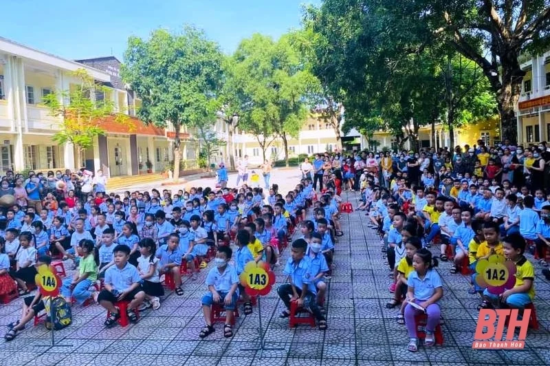 Thanh Hóa: 75.728 học sinh lớp 1 tựu trường