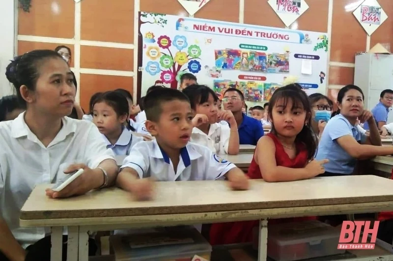 Thanh Hóa: 75.728 học sinh lớp 1 tựu trường
