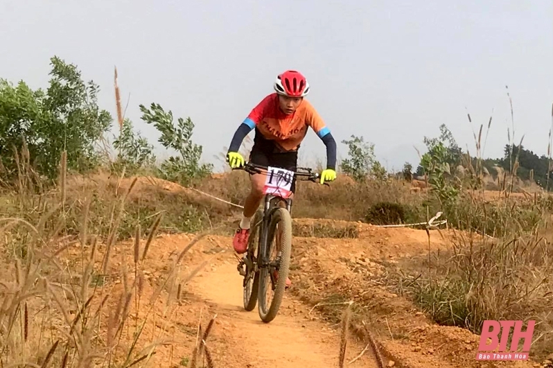Thanh Hóa giành 2 HCV đầu tiên tại Giải vô địch Xe đạp đường trường và địa hình trẻ Quốc gia 2022