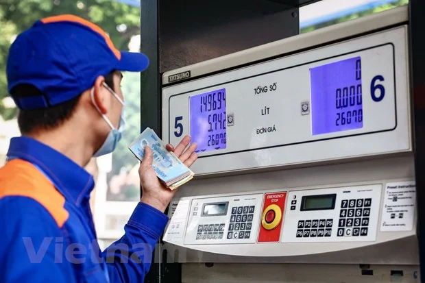 Sau trích lập quỹ bình ổn, giá xăng E5 RON92 và RON95 cùng đi ngang