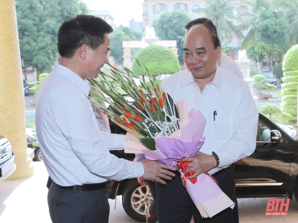 Chủ tịch nước Nguyễn Xuân Phúc làm việc với Ban Thường vụ Tỉnh ủy Thanh Hóa