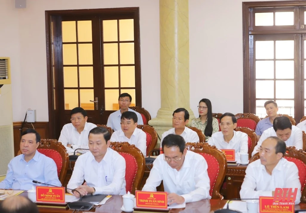 Chủ tịch nước Nguyễn Xuân Phúc làm việc với Ban Thường vụ Tỉnh ủy Thanh Hóa