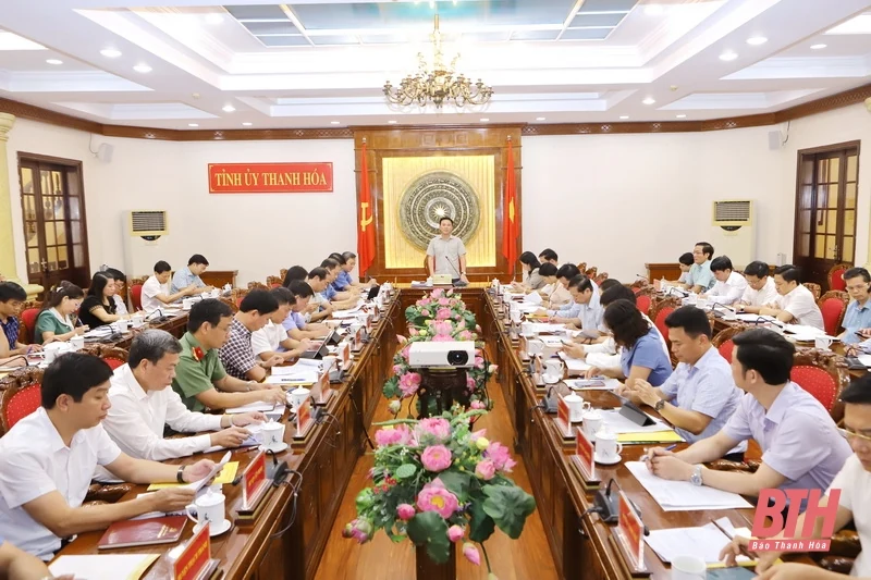 Cấp đất và hỗ trợ làm nhà ở cho đồng bào sinh sống trên sông phải làm bằng tình cảm và một trái tim nóng” để lo cho dân, làm cho dân, vì Nhân dân