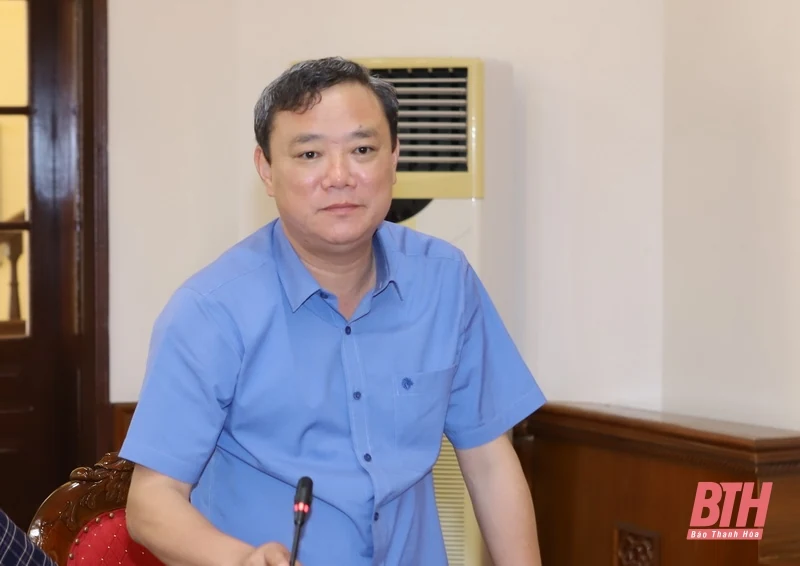 Cấp đất và hỗ trợ làm nhà ở cho đồng bào sinh sống trên sông phải làm bằng tình cảm và một trái tim nóng” để lo cho dân, làm cho dân, vì Nhân dân