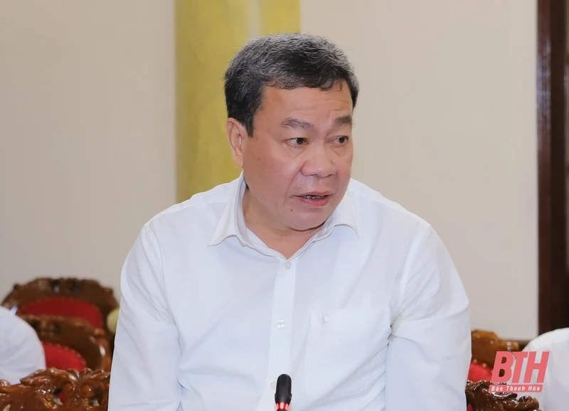 Cấp đất và hỗ trợ làm nhà ở cho đồng bào sinh sống trên sông phải làm bằng tình cảm và một trái tim nóng” để lo cho dân, làm cho dân, vì Nhân dân