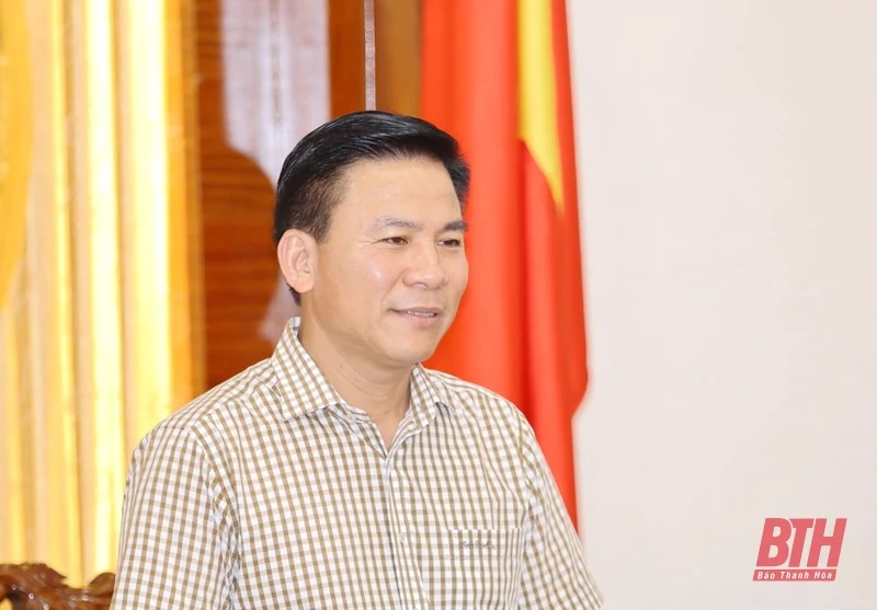Cấp đất và hỗ trợ làm nhà ở cho đồng bào sinh sống trên sông phải làm bằng tình cảm và một trái tim nóng” để lo cho dân, làm cho dân, vì Nhân dân