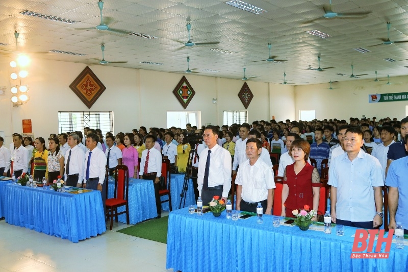 Phó Bí thư Tỉnh ủy Trịnh Tuấn Sinh dự Lễ khai giảng năm học mới tại Trường THPT Dân tộc Nội trú Ngọc Lặc