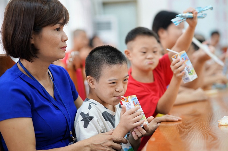 Thêm một mùa trung thu ấm áp trong hành trình 15 năm của Quỹ sữa Vươn cao Việt Nam