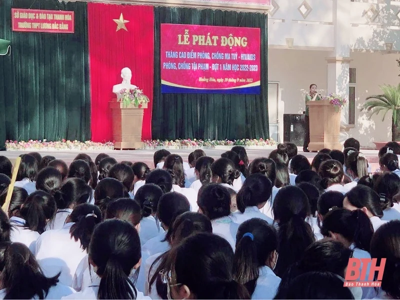 Tuyên truyền phòng, chống ma tuý, HIV/AIDS cho học sinh Trường THPT Lương Đắc Bằng