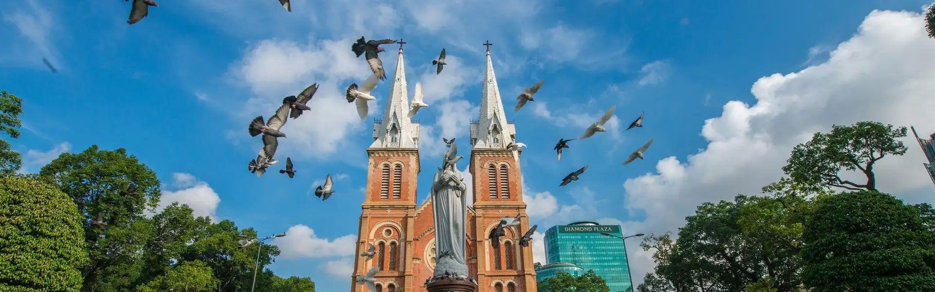 Cùng Traveloka tìm hiểu một vài kinh nghiệm du lịch Sài Gòn tự túc