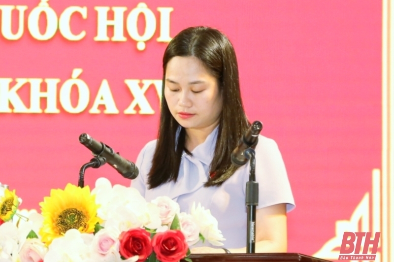 Phó Bí thư Thường trực Tỉnh ủy, Trưởng đoàn ĐBQH tỉnh Thanh Hóa Lại Thế Nguyên tiếp xúc cử tri huyện Quan Sơn