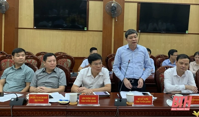 Phó Chủ tịch Thường trực UBND tỉnh Nguyễn Văn Thi làm việc với đoàn công tác tỉnh Tuyên Quang