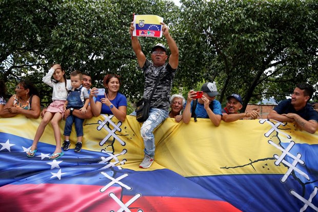 Venezuela và Colombia nối lại các hoạt động giao thương trên bộ