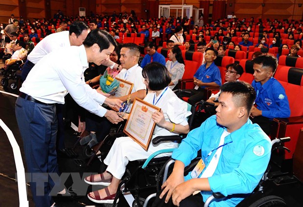 Tôn vinh 50 thanh niên khuyết tật tiêu biểu “Tỏa sáng nghị lực Việt”
