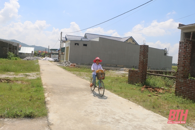 Yên Định phấn đấu hoàn thành xây nhà ở cho đồng bào sinh sống trên sông đã được cấp đất