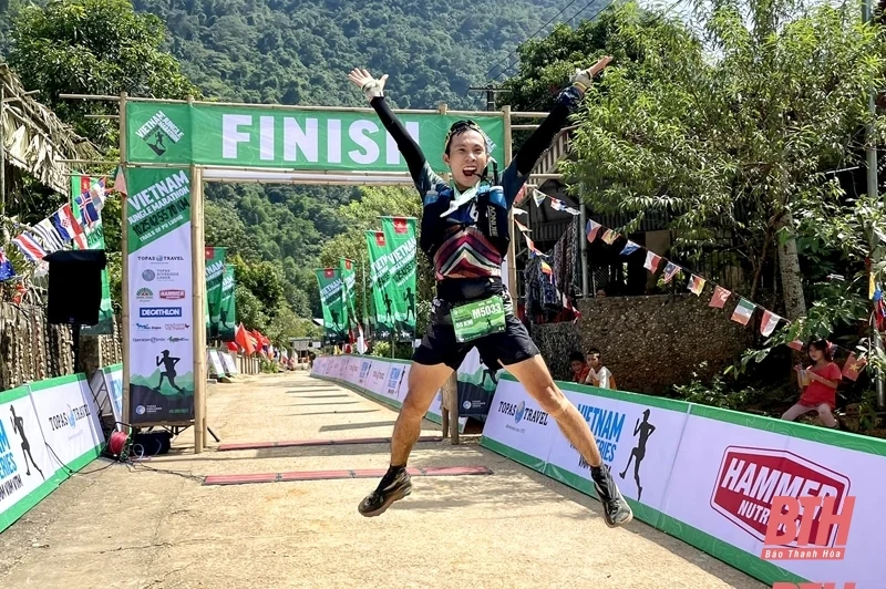Hơn 1.500 VĐV tranh tài Giải chạy Marathon băng rừng Việt Nam - Pù Luông năm 2022