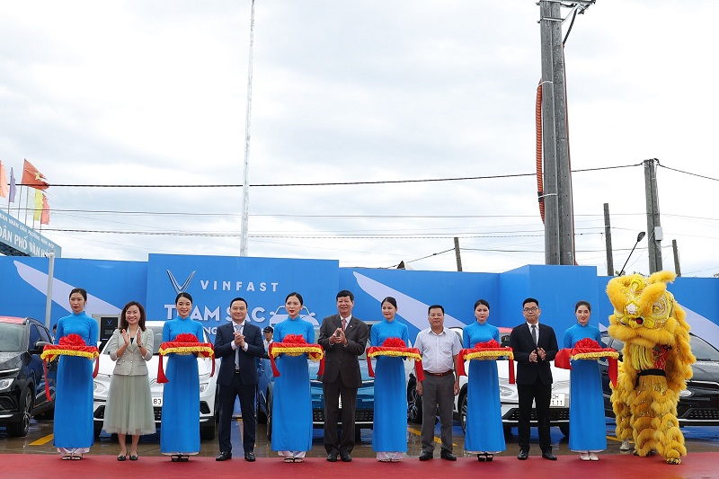 Thanh Hóa là một trong những địa phương đầu tiên triển khai dịch vụ sạc xe điện tại hệ thống Petrolimex