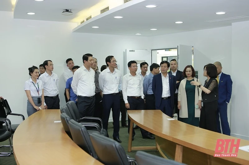 Phó Chủ tịch UBND tỉnh Lê Đức Giang làm việc với Ban Quản lý Khu Công nghệ cao Hòa Lạc