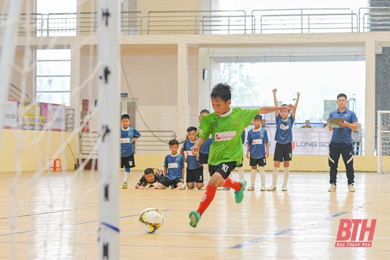 Giải Bóng đá Nhi đồng Cúp Báo Thanh Hóa lần thứ Nhất - năm 2022: Xuân Trường tỏa sáng đưa U10 Quan Sơn vào chung kết gặp U10 Hoằng Hóa