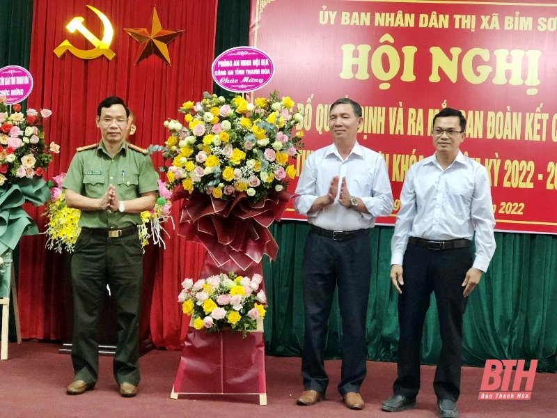 Công bố quyết định và ra mắt Ban đoàn kết công giáo thị xã Bỉm Sơn