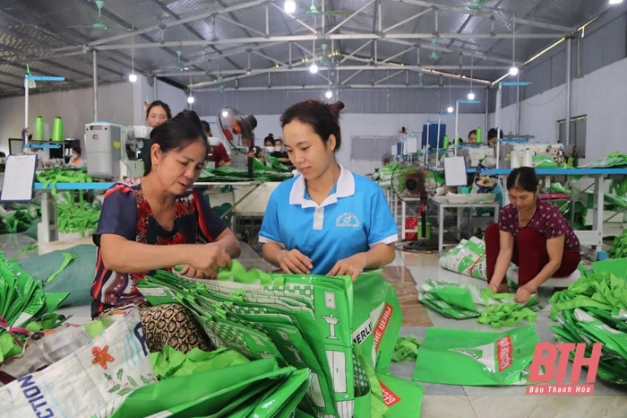 Khởi nghiệp từ nghề may túi xuất khẩu