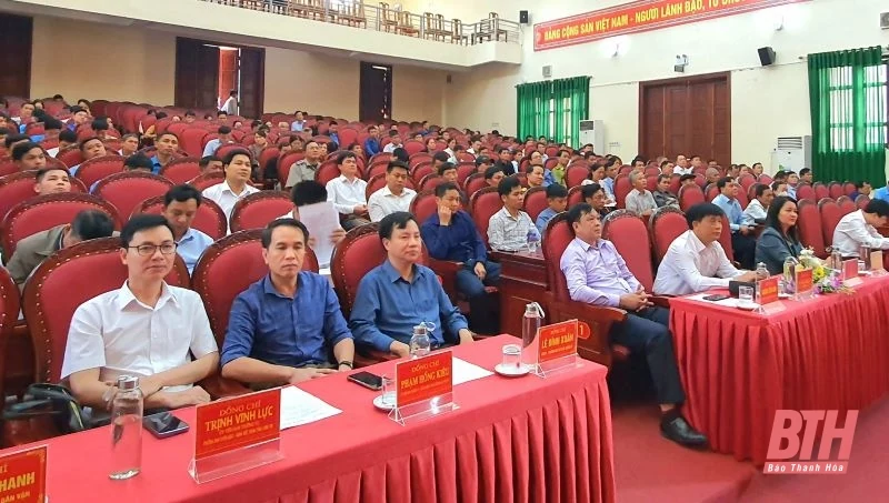 Cử tri đề nghị đầu tư xây dựng kết cấu hạ tầng tại các bản của huyện Quan Sơn