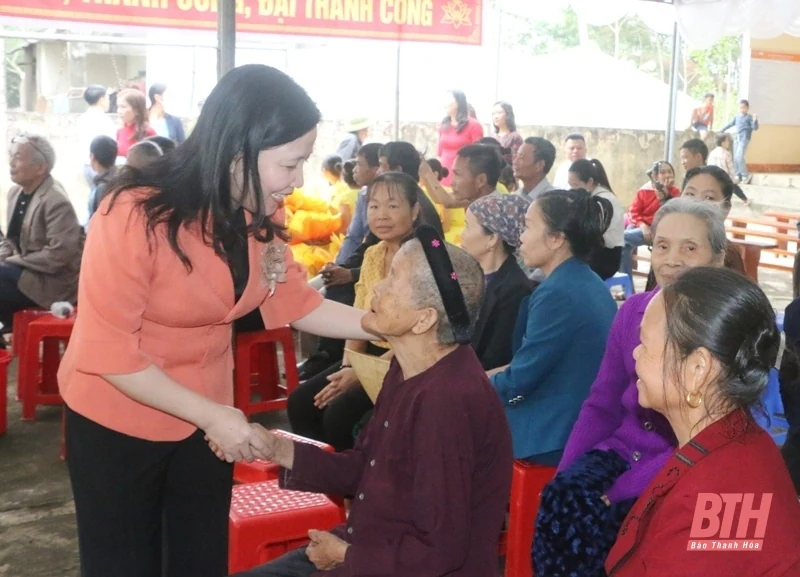 Trưởng ban Dân vận Tỉnh ủy, Chủ tịch Ủy ban MTTQ tỉnh Phạm Thị Thanh Thủy dự Ngày hội Đại đoàn kết toàn dân tộc với Nhân dân thôn Xuân Thành