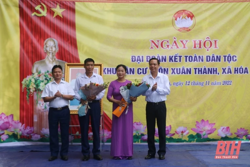Trưởng ban Dân vận Tỉnh ủy, Chủ tịch Ủy ban MTTQ tỉnh Phạm Thị Thanh Thủy dự Ngày hội Đại đoàn kết toàn dân tộc với Nhân dân thôn Xuân Thành