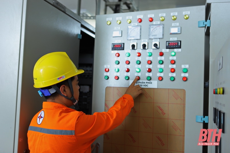 Trên công trường dự án đường dây và trạm biến áp 110kV Nga Sơn, đường dây 110kV Bỉm Sơn - Nga Sơn