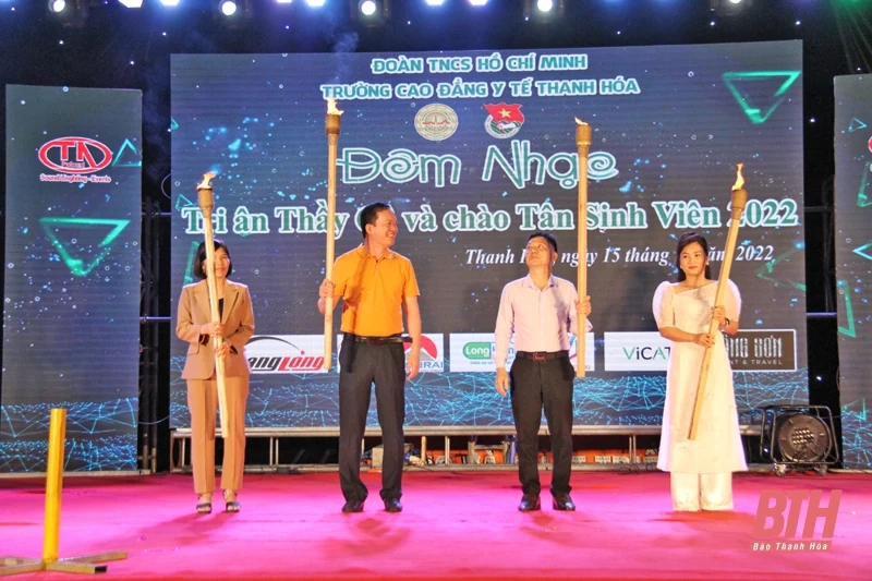Đêm nhạc tri ân thầy cô và chào tân sinh viên Trường Cao đẳng Y tế Thanh Hóa