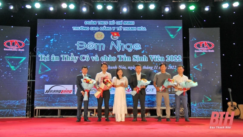 Đêm nhạc tri ân thầy cô và chào tân sinh viên Trường Cao đẳng Y tế Thanh Hóa