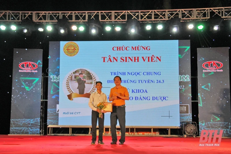 Đêm nhạc tri ân thầy cô và chào tân sinh viên Trường Cao đẳng Y tế Thanh Hóa
