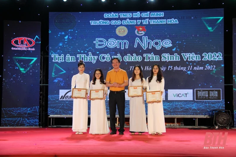 Đêm nhạc tri ân thầy cô và chào tân sinh viên Trường Cao đẳng Y tế Thanh Hóa
