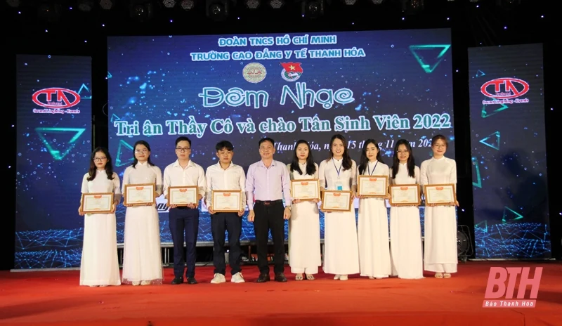 Đêm nhạc tri ân thầy cô và chào tân sinh viên Trường Cao đẳng Y tế Thanh Hóa