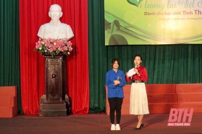 40 học sinh ở Thanh Hoá nhận học bổng “Vì tương lai Việt Nam” năm 2022
