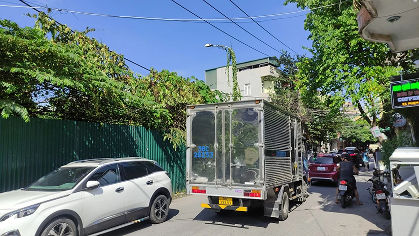 Chấn chỉnh tình trạng ô tô dừng, đỗ tùy tiện