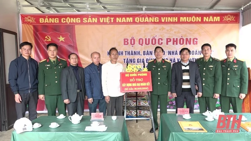 Bàn giao 4 nhà tình nghĩa cho các đối tượng chính sách và người có công huyện Mường Lát 