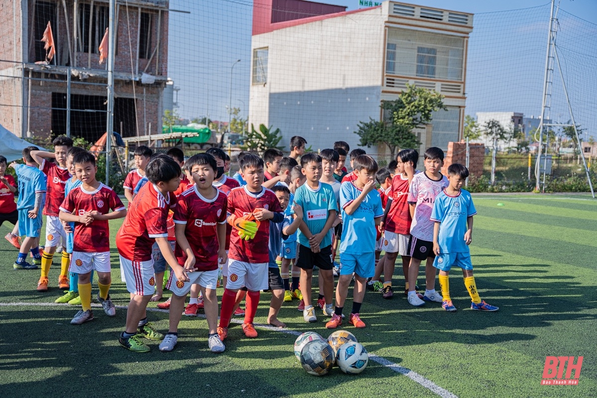 Hàng trăm VĐV tham gia tuyển sinh năng khiếu bóng đá trên địa bàn tỉnh Thanh Hóa