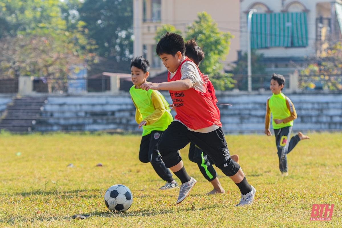 Hàng trăm VĐV tham gia tuyển sinh năng khiếu bóng đá trên địa bàn tỉnh Thanh Hóa