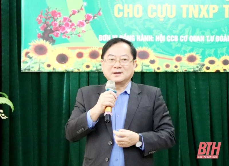Trao 330 suất quà cho cựu thanh niên xung phong và đối tượng chính sách, bảo trợ xã hội