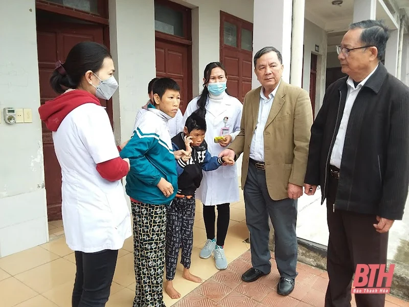 Thăm, tặng quà tết cho nạn nhân chất độc da cam/dioxin