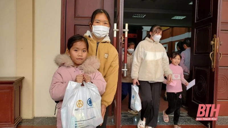 Quỹ Bầu ơi trao 600 suất quà cho người dân tỉnh Thanh Hoá