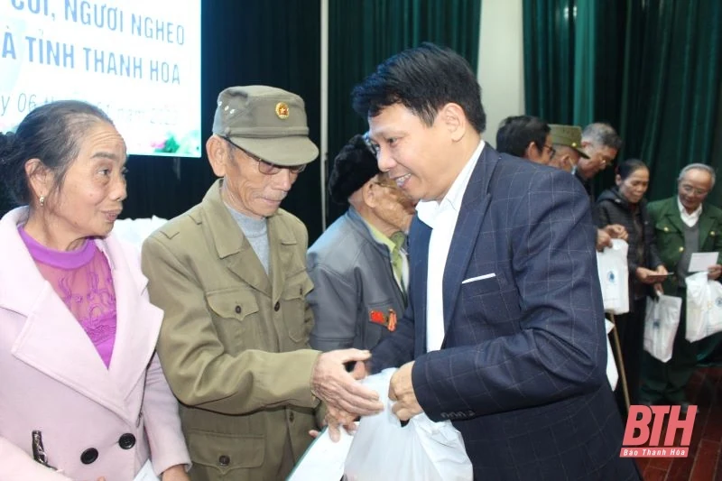 Quỹ Bầu ơi trao 600 suất quà cho người dân tỉnh Thanh Hoá