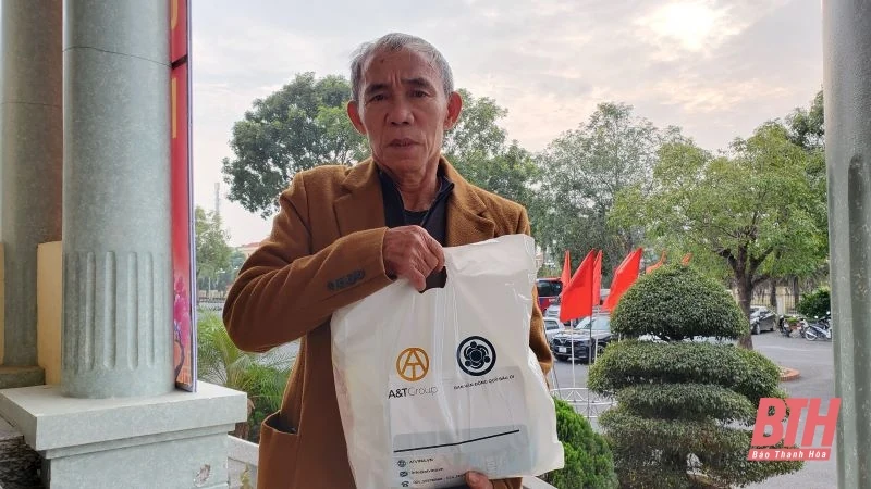 Quỹ Bầu ơi trao 600 suất quà cho người dân tỉnh Thanh Hoá