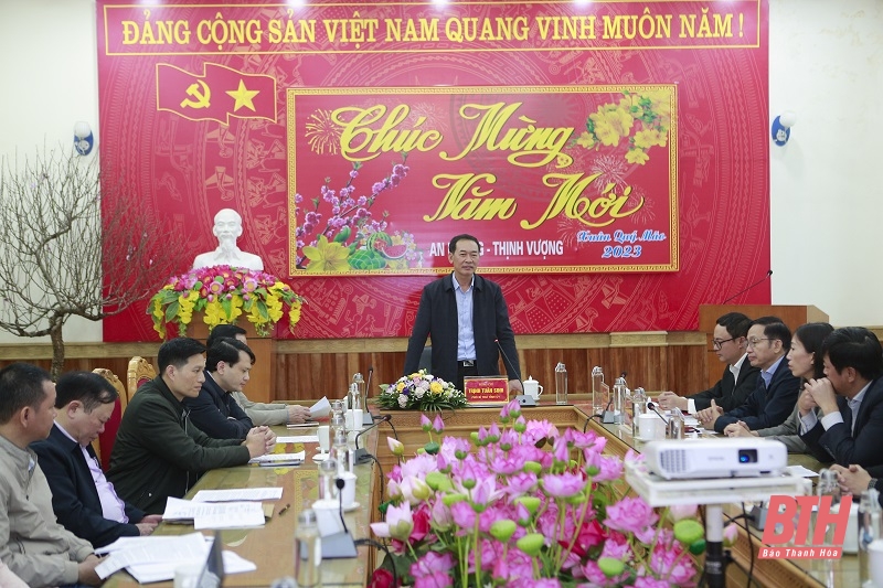 Phó Bí thư Tỉnh ủy Trịnh Tuấn Sinh kiểm tra tình hình sản xuất và đời sống Nhân dân huyện Nga Sơn
