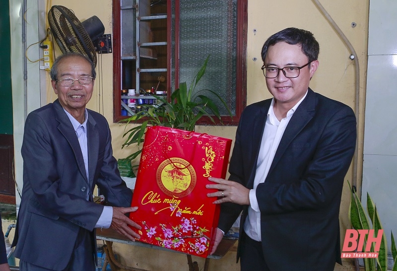 Phó Bí thư Tỉnh ủy Trịnh Tuấn Sinh kiểm tra tình hình sản xuất và đời sống Nhân dân huyện Nga Sơn
