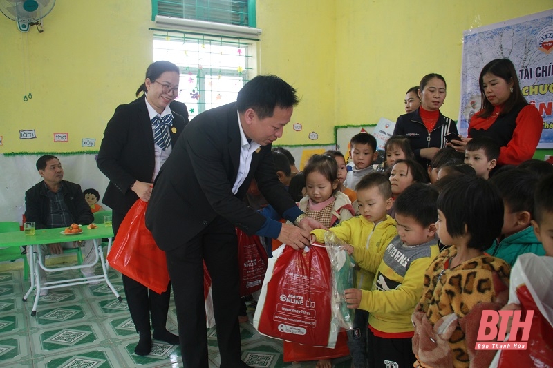 Công đoàn TYM chi nhánh Thanh Hoá tổ chức chương trình thiện nguyện “Xuân ấm áp yêu thương”