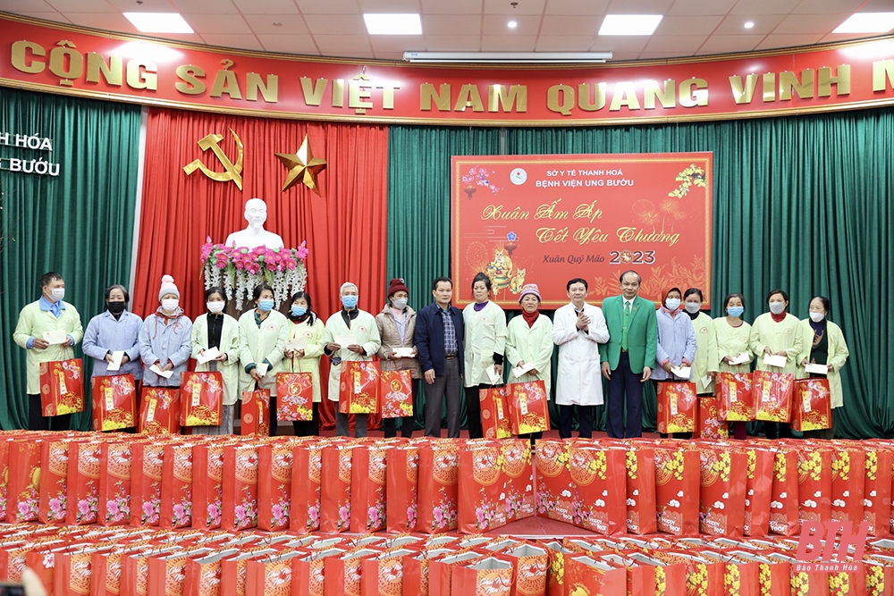 Xuân ấm áp – Tết yêu thương cho bệnh nhân ung thư tại Bệnh viện Ung bướu Thanh Hóa